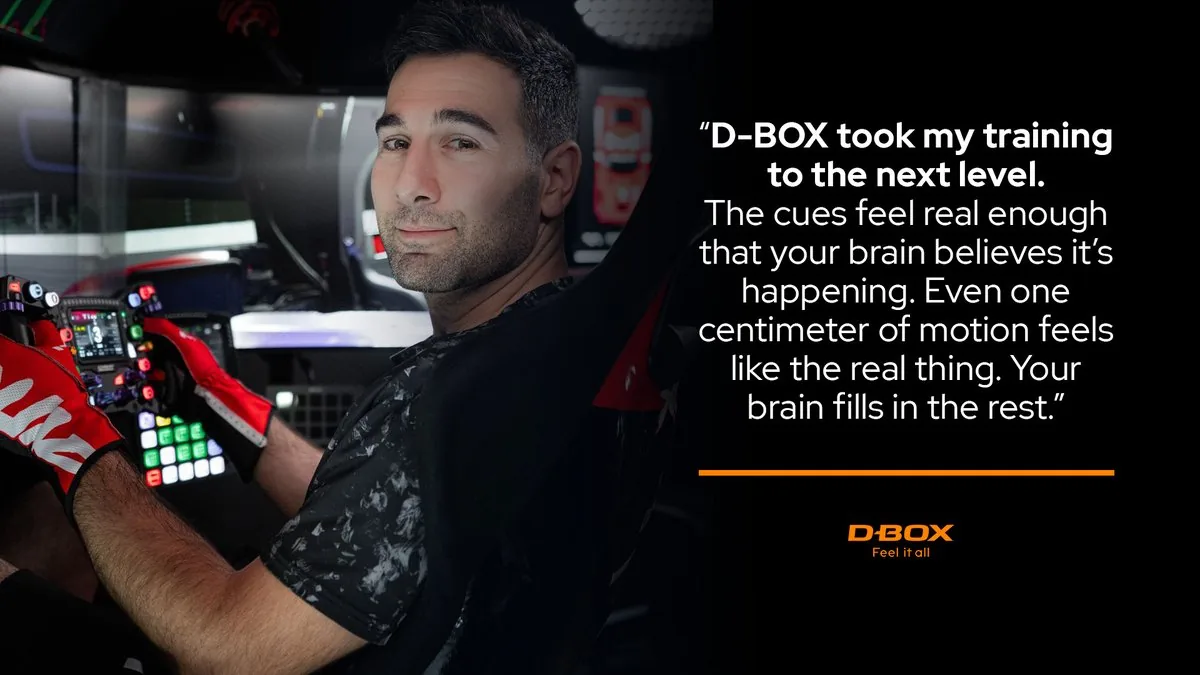 ハンドルを握るシムレーサーと、D-BOXのモーションで練習した本人の証言