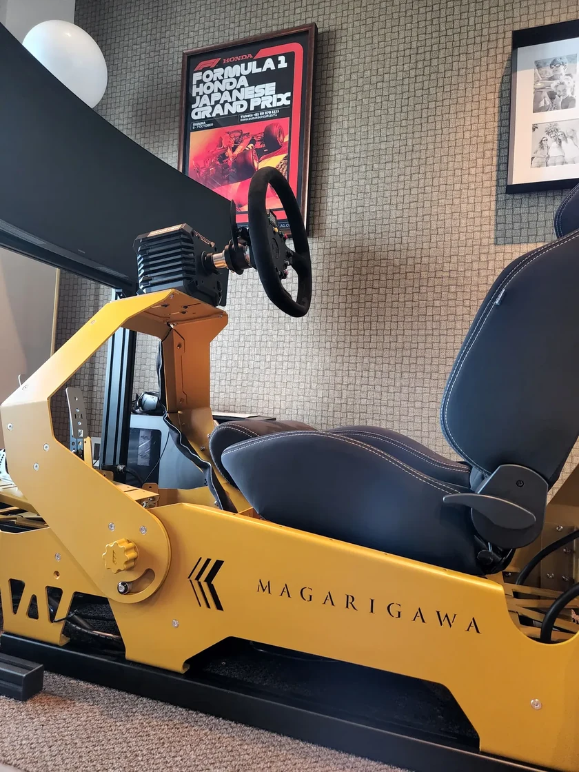 Un simulador del Magarigawa Club con su decoración amarilla